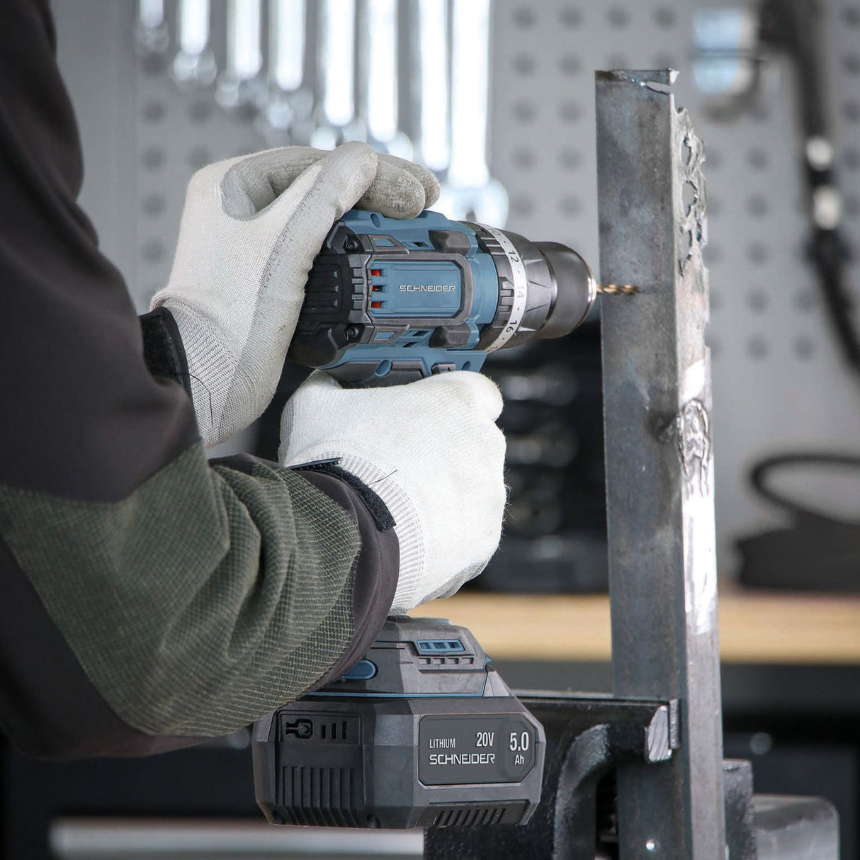 Schneider Skruvdragare 20V – 65 Nm, med slagfunktion och komplett kit