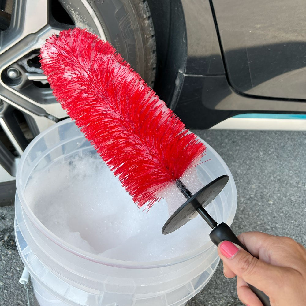 Fälgborste Red Sword – flexibel och effektiv för trånga utrymmen