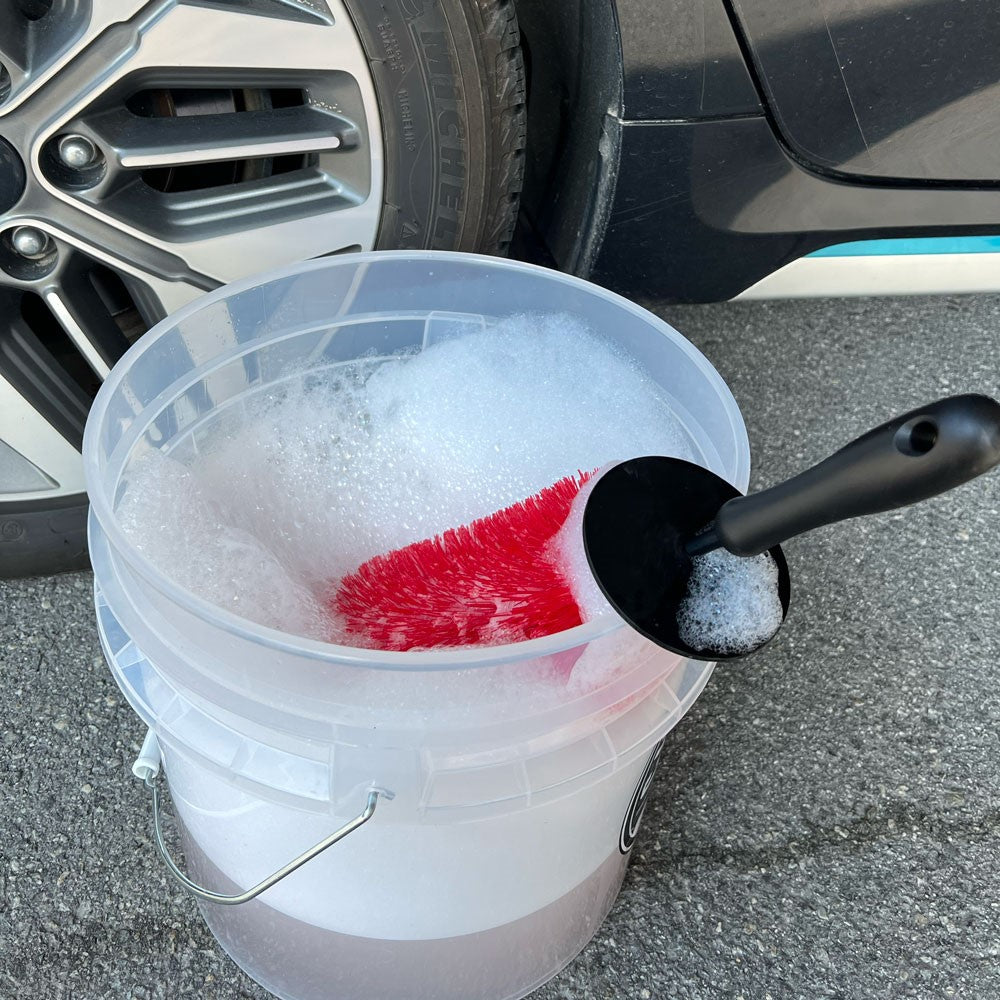 Fälgborste Red Sword – flexibel och effektiv för trånga utrymmen