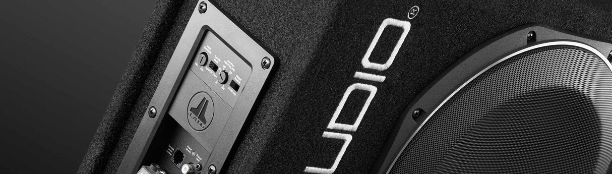 JL Audio ACS110LG-TW1, aktiv 10-tums PowerWedge+ baslåda