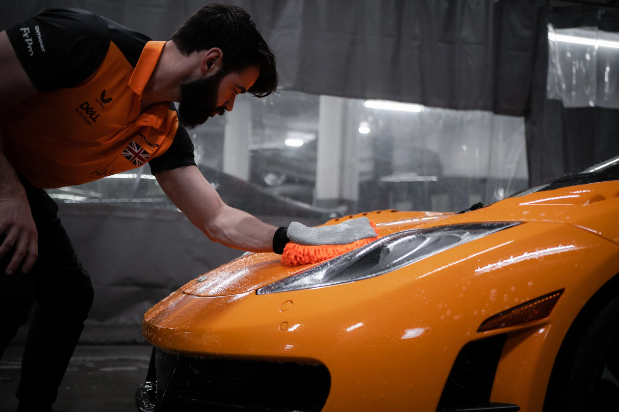 MCLAREN WASH & WAX 37