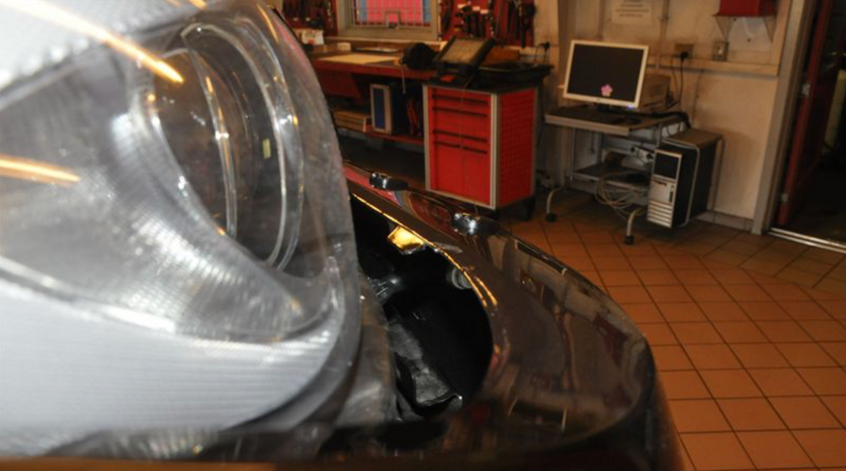 BMW E90/91 Strålkastarrengöring eftermonteringskitt till stötfångare fram