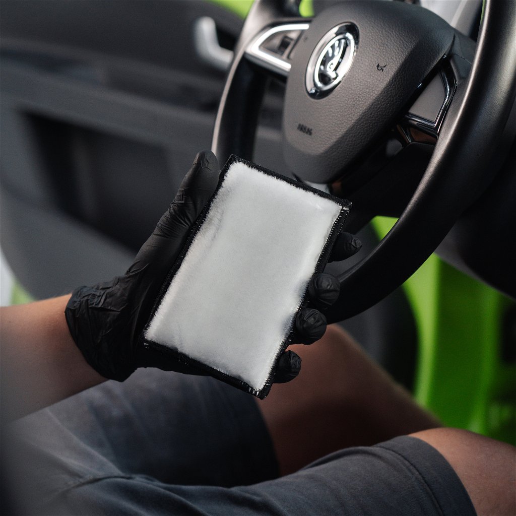 Bilvårdspaket – APC Foam Cleaner Silke 200 ml + Scrub Pad