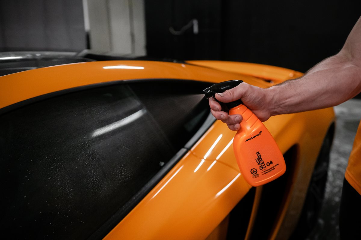 MCLAREN™ Glass Cleaner 04