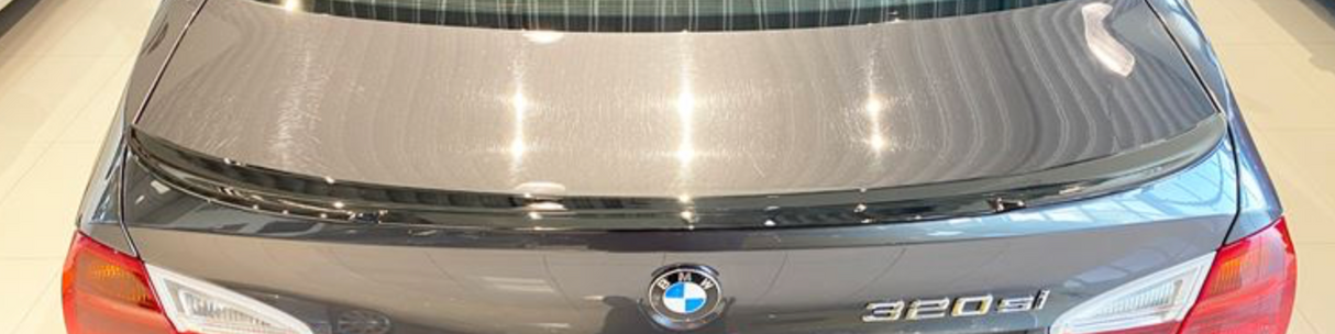 BMW E90 Bakspoiler -Evolution- Blanksvart