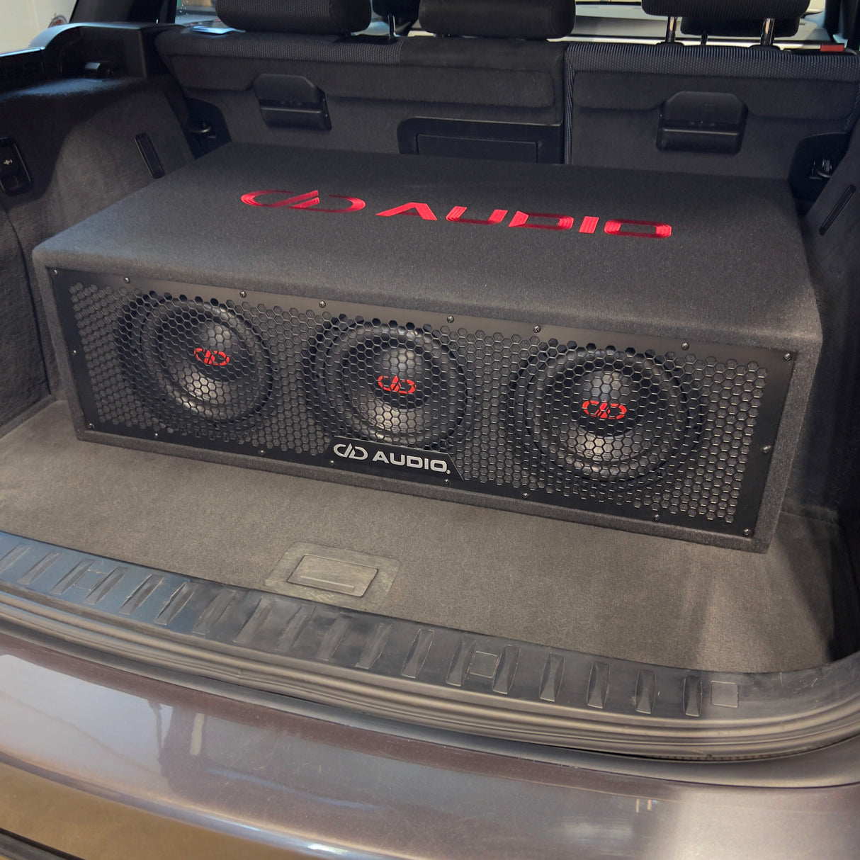 DD Audio LE-208.3 - 0.7Ohm, 3x8 tums baslåda