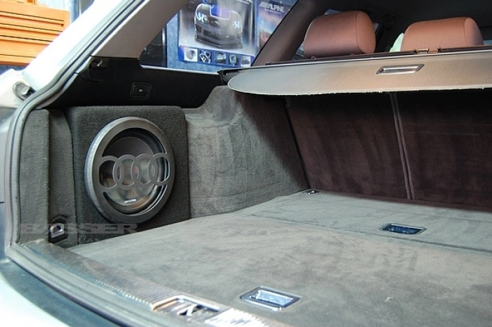 Baspaket med DLS PE10.D2 till Audi A6 Avant 97-04
